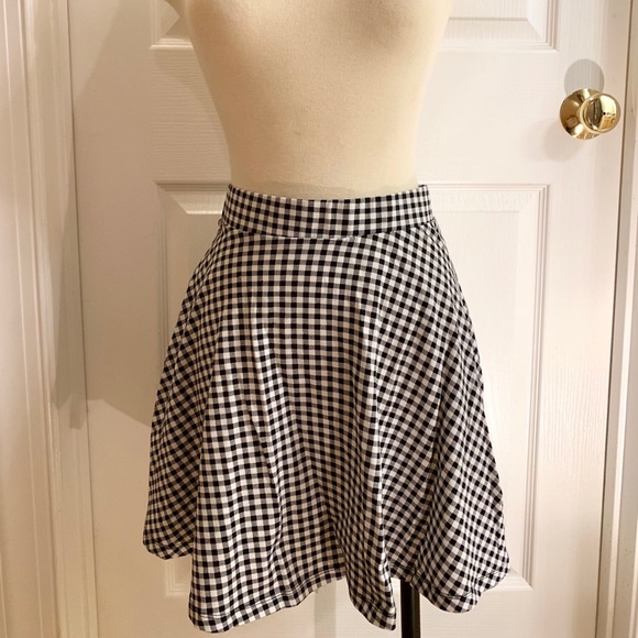 Black and White Gingham Skater Skirt - Picture 2 of 7